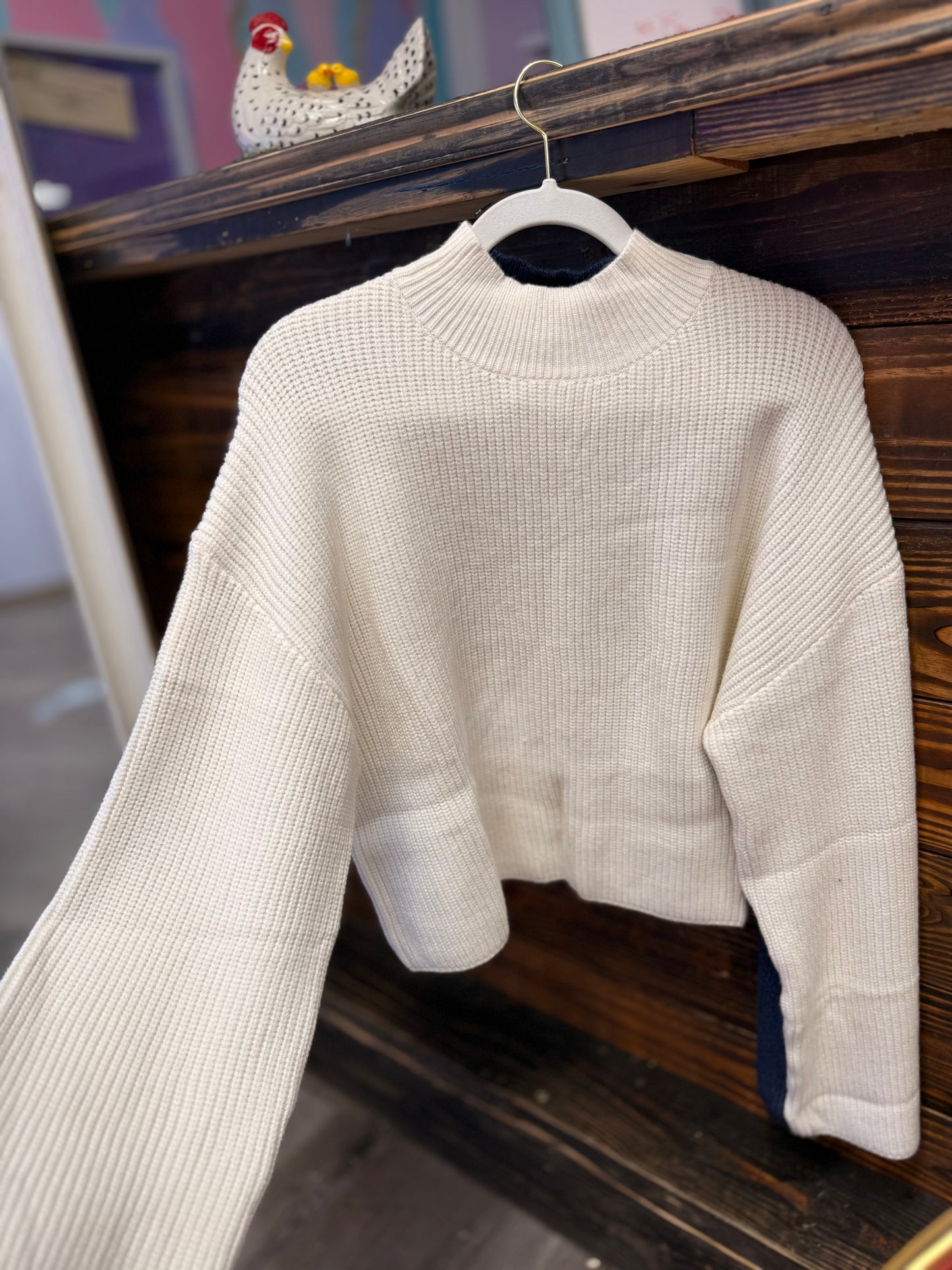 TWO-TONED TURTLENECK SWEATER